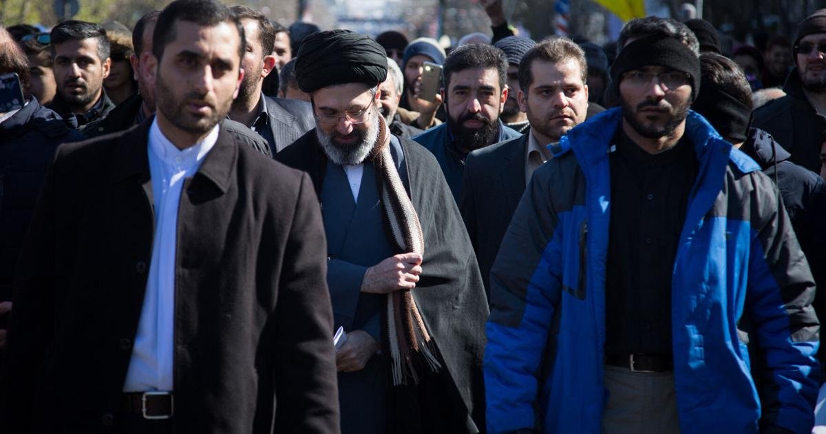 Iran's Potential New Leader: Mojtaba Khamenei's Rise