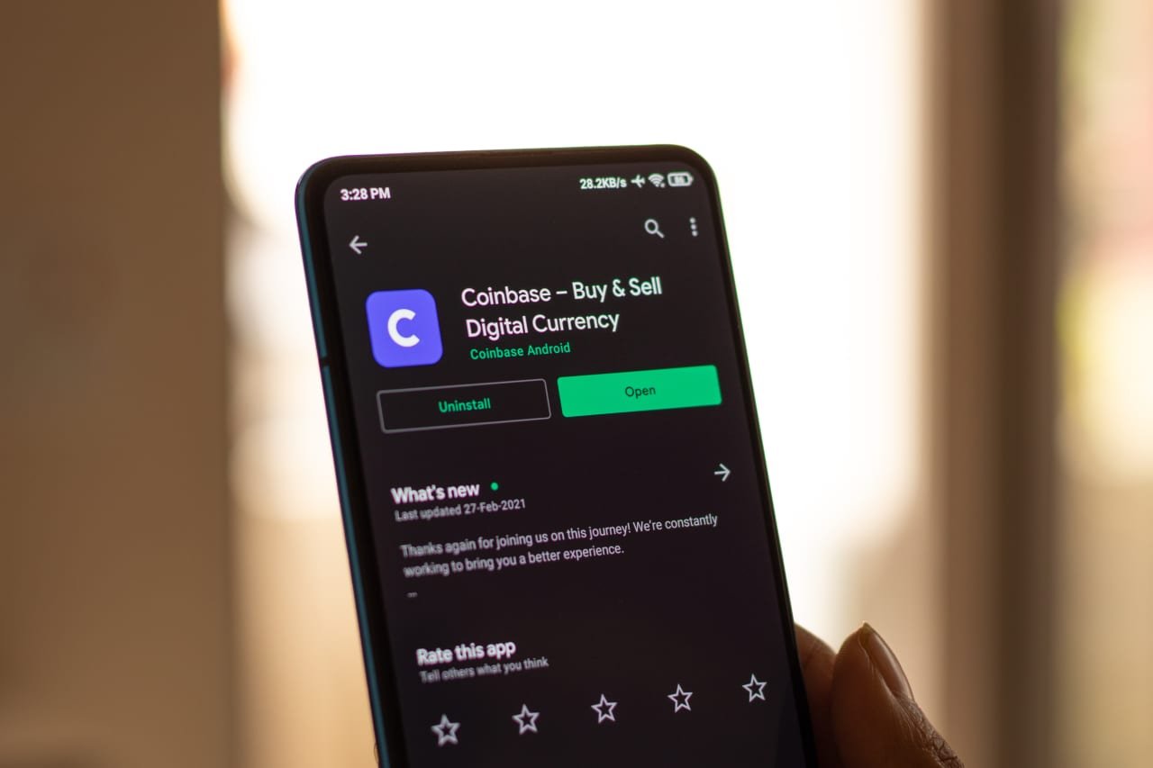Crypto Regulation Bill Stalls Amid Trump Opposition and Bank Concerns