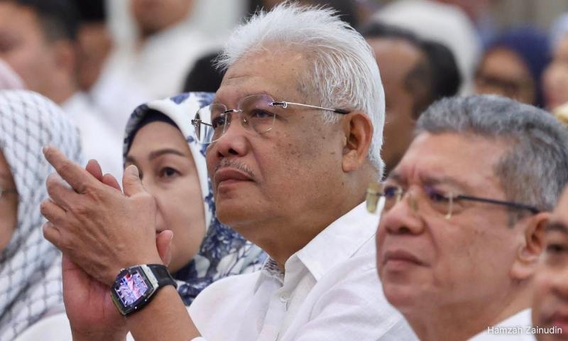 Hamzah Rejects Umno, Pledges Support for PN