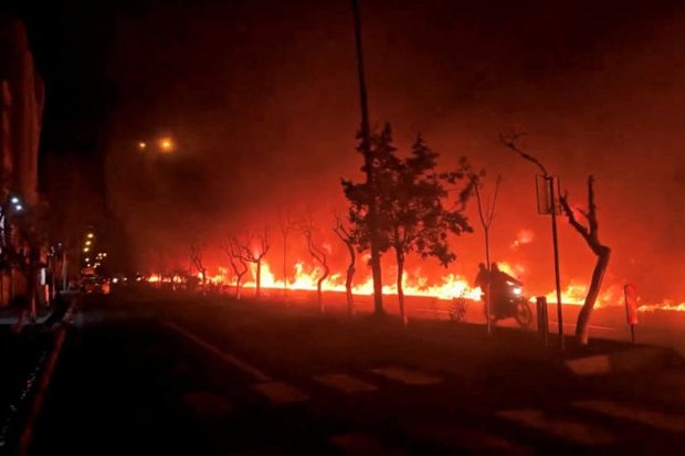 Trump Considers Easing Iran Sanctions, Naval Escort in Hormuz