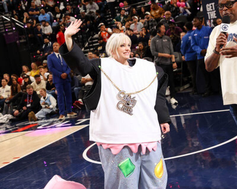 Candy Crush Takes Over LA Clippers Game with Anna Faris Surprise: Why It Matters