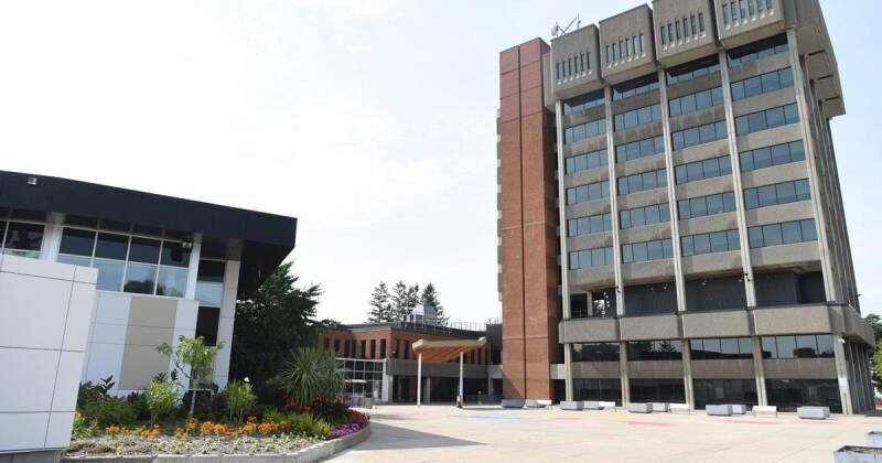 Oshawa Holiday Hours 2024: City Services and Facility Closures