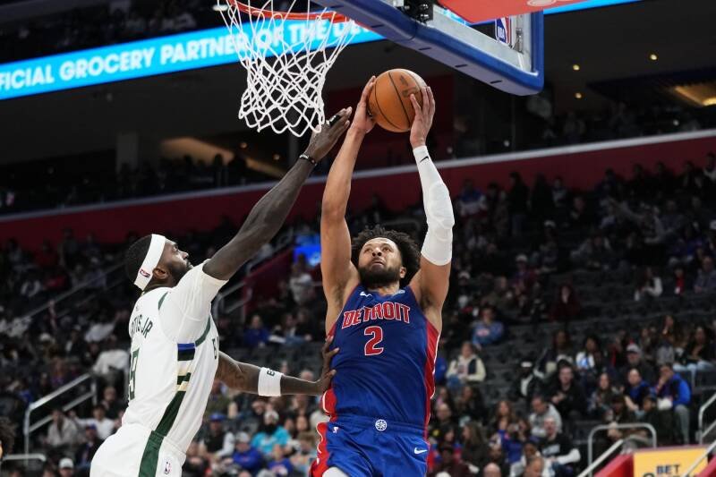 How to Watch Detroit Pistons vs. Milwaukee Bucks Game Tonight (Free Options!)