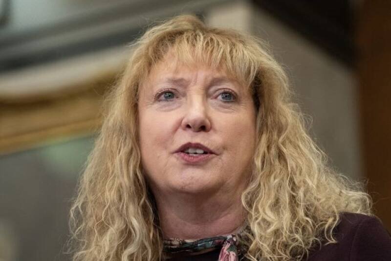 Conservative MP Defects to Liberals: What It Means for Canadian Politics