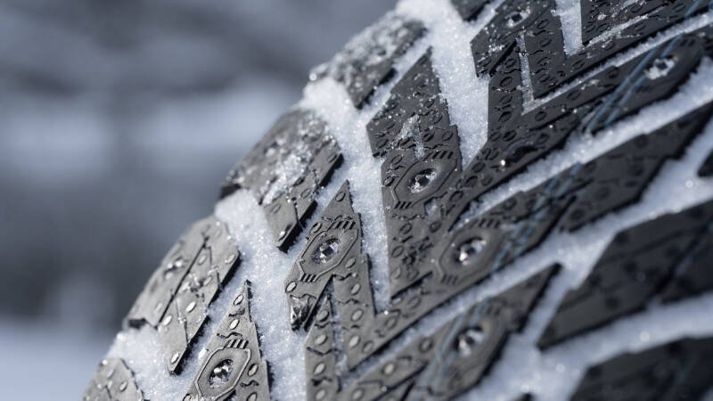 Retractable Studded Tires: A Game Changer for Winter Driving?