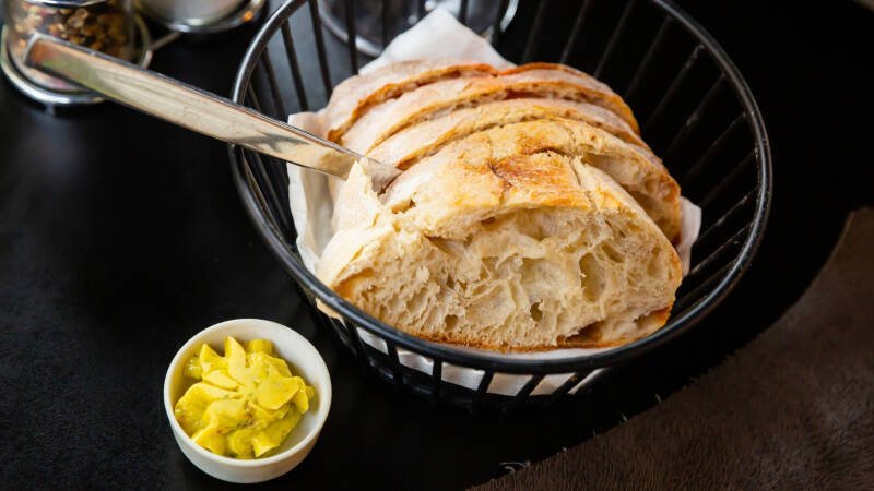 Best Steakhouse Bread Baskets in the US: A Delicious Deep Dive