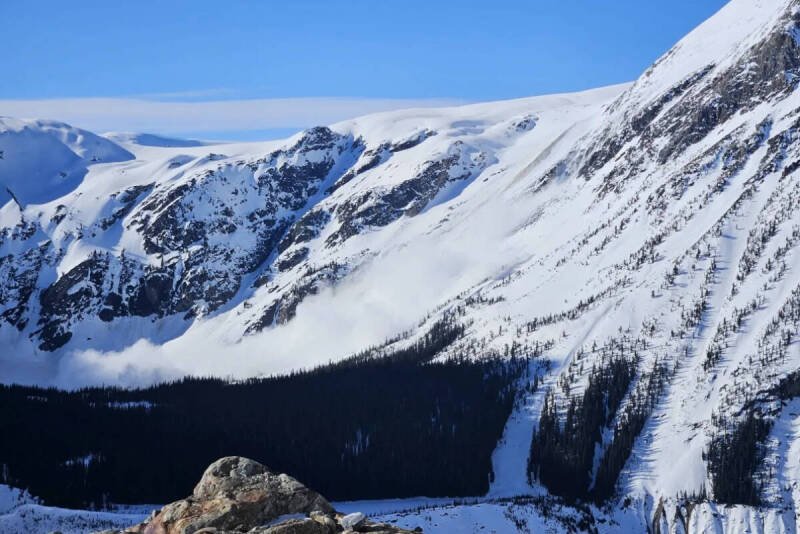 Rogers Pass Avalanche Warning: Safety for Spring Skiers