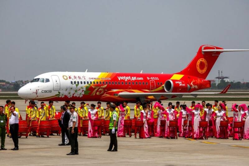 Vietjet Buys Chinese Jets: A Look at the COMAC Deal and What It Means