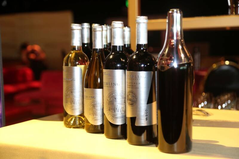 Miss Manners Wine Gift: How to Respond with Grace and Class