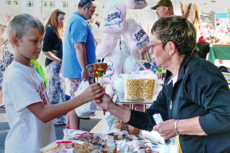 Qualicum Beach Approves Event Sponsorships: A Deep Dive