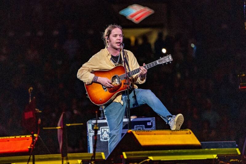 Country Star Skateboarding Accident: Tour Postponed - What It Means