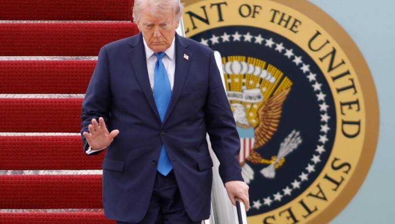 Trump Attends Correspondents' Dinner: Analysis & Future Impact